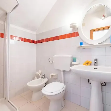 Perfectly Located Flat In 아파트 산테오도로
