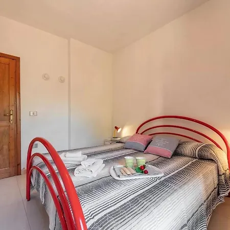 Perfectly Located Flat In 아파트 산테오도로